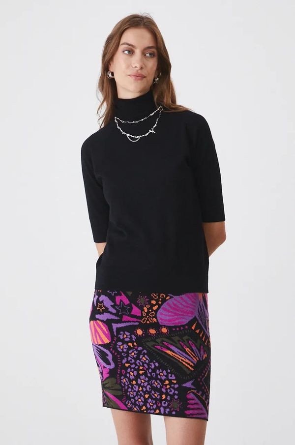 Medicine Majica kratkih rukava Medicine za žene, boja: crna, s dolčevitom