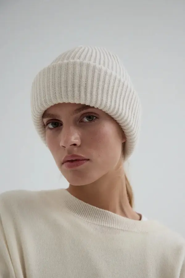 Muuv. Muuv. Muuv kapa za žene od merino vune