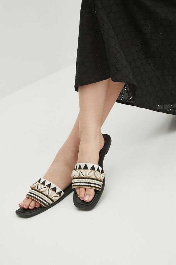 Medicine Natikače Medicine za žene, boja: crna