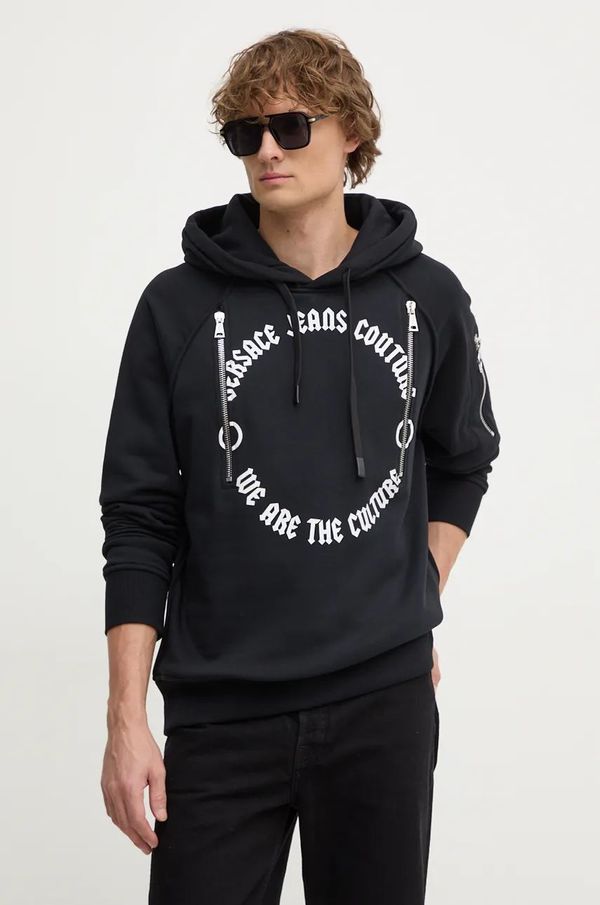 Versace Jeans Couture Pamučna dukserica Versace Jeans Couture za muškarce, boja: crna, s kapuljačom, s tiskom, 77GAIE06 CF02E