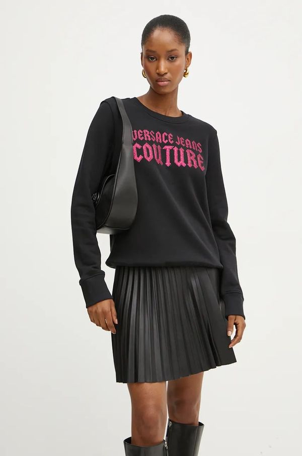 Versace Jeans Couture Pamučna dukserica Versace Jeans Couture za žene, boja: crna, s tiskom, 77HAIL04 CF00L