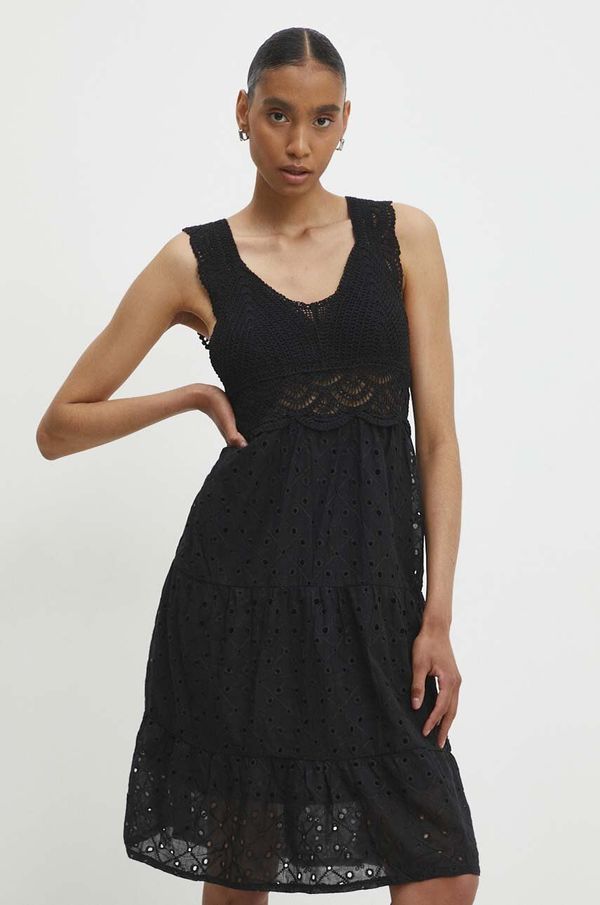 Answear Lab Pamučna haljina Answear Lab boja: crna, mini, širi se prema dolje