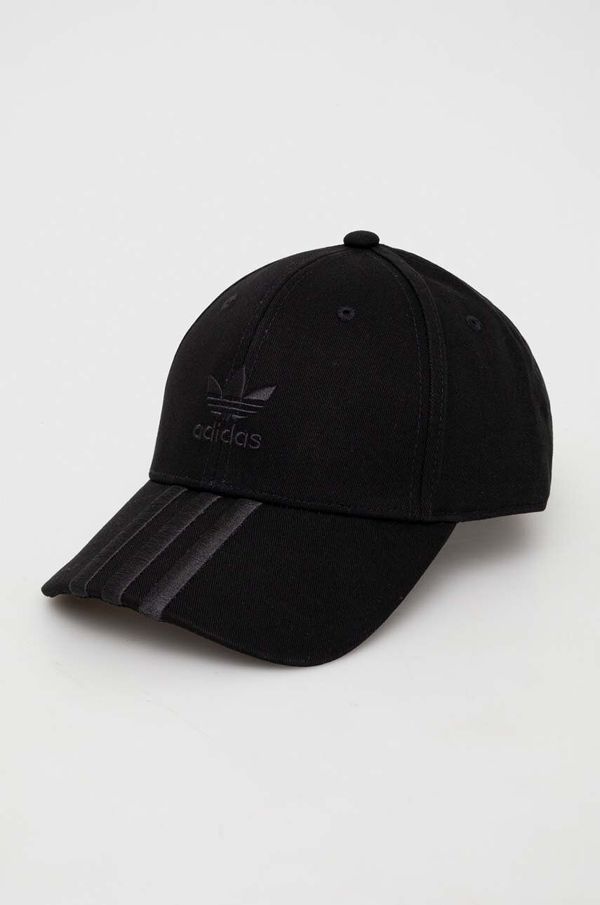 adidas Originals Pamučna kapa sa šiltom adidas Originals boja: crna, bez uzorka