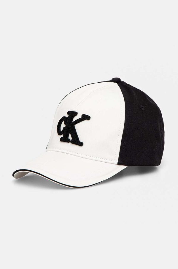Calvin Klein Jeans Pamučna kapa sa šiltom za bebe Calvin Klein Jeans boja: crna, s aplikacijom, IU0IU00661