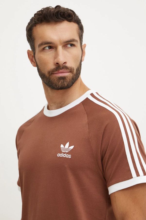 adidas Originals Pamučna majica adidas Originals za muškarce, boja: smeđa, s aplikacijom, IZ3071