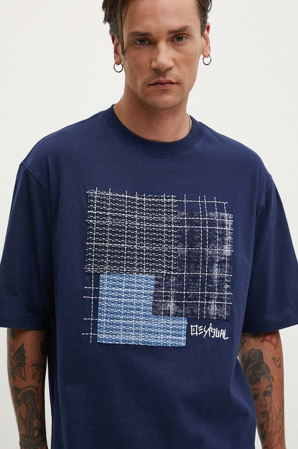 Desigual Pamučna majica Desigual ARNOLDO za muškarce, boja: tamno plava, s aplikacijom, 24WMTK10
