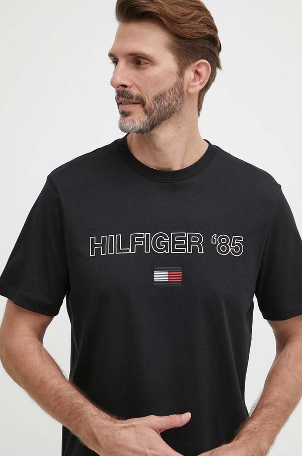 Tommy Hilfiger Pamučna majica Tommy Hilfiger za muškarce, boja: crna, s tiskom, MW0MW34427