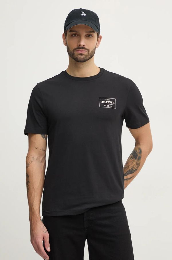 Tommy Hilfiger Pamučna majica Tommy Hilfiger za muškarce, boja: crna, s tiskom, MW0MW37454