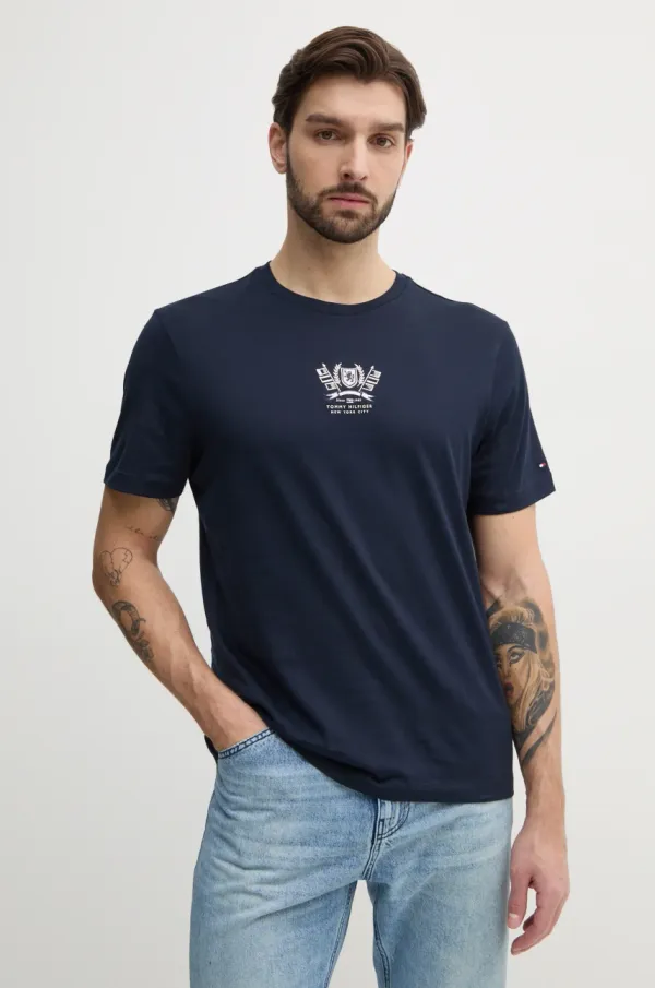 Tommy Hilfiger Pamučna majica Tommy Hilfiger za muškarce, boja: tamno plava, s aplikacijom, MW0MW38613