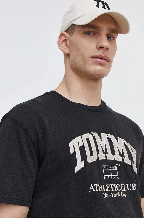 Tommy Jeans Pamučna majica Tommy Jeans za muškarce, boja: crna, s aplikacijom, DM0DM18557
