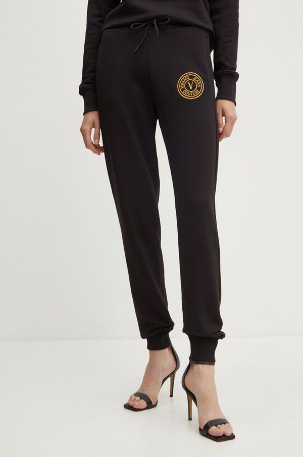 Versace Jeans Couture Pamučni donji dio trenirke Versace Jeans Couture boja: crna, s aplikacijom, 77HAAT00 CF01T