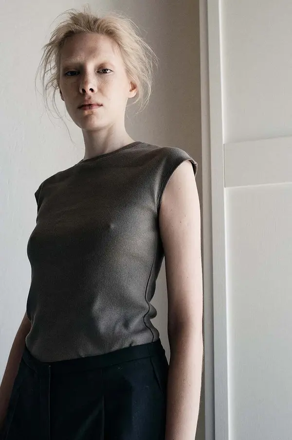 Muuv. Pamučni top MUUV. TETE