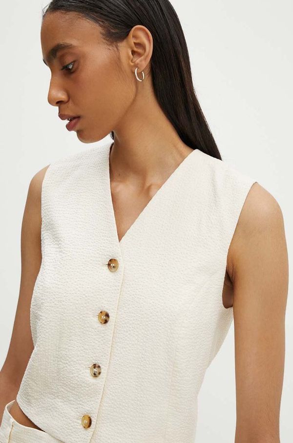 By Malene Birger Prsluk By Malene Birger BLAIRE boja: bež, jednoredno zakopčavanje, Q72527003