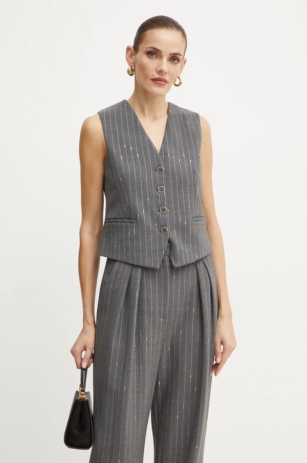 Simona Corsellini Prsluk s primjesom vune Simona Corsellini boja: siva, jednoredno zakopčavanje, A24CPGL001