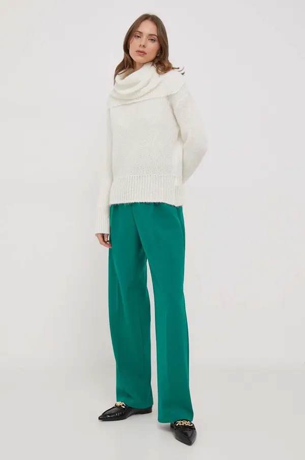 Sisley Pulover s dodatkom vune Sisley
