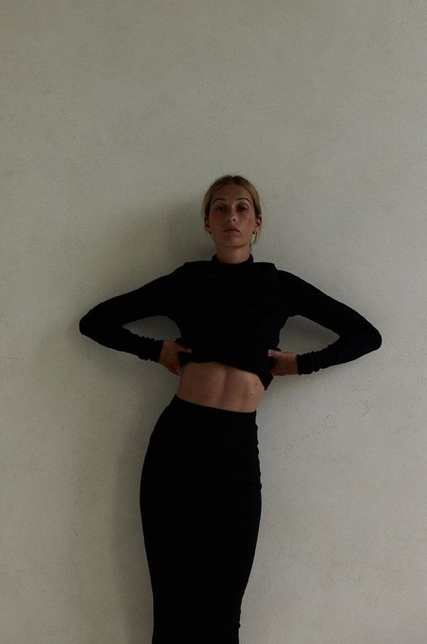 Muuv. Suknja MUUV. boja: crna