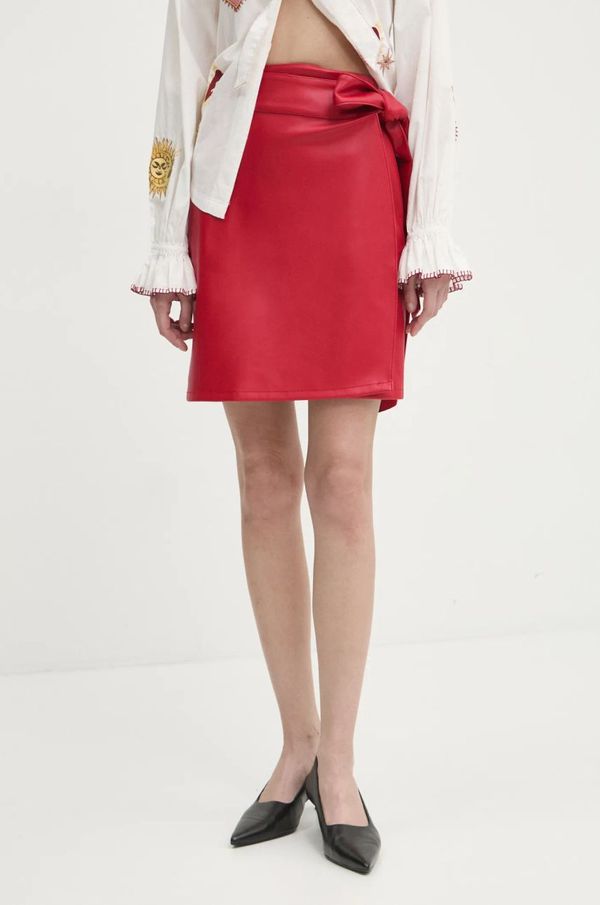 Never Fully Dressed Suknja Never Fully Dressed Vegan Leather Mini Jaspre Skirt boja: crvena, mini, pencil, NFDSK540