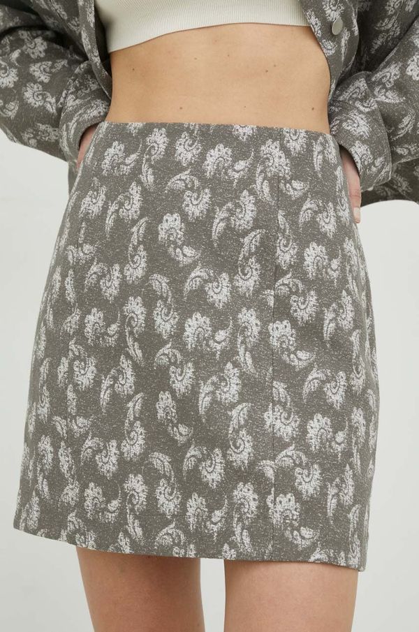 Samsoe Samsoe Suknja Samsoe Samsoe boja: siva, mini, pencil