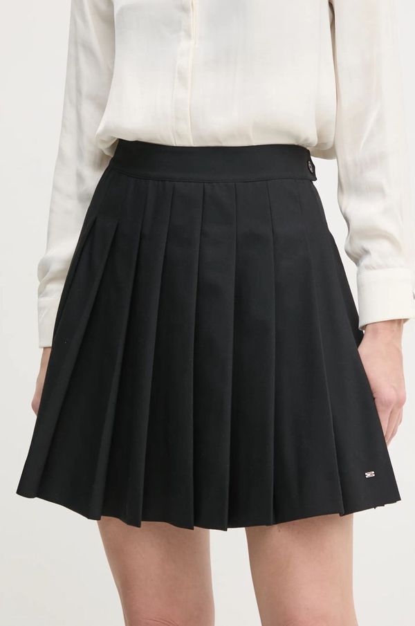 Tommy Hilfiger Suknja Tommy Hilfiger boja: crna, mini, širi se prema dolje, WW0WW43626