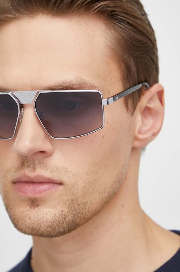 Guess Sunčane naočale Guess za muškarce, boja: crna