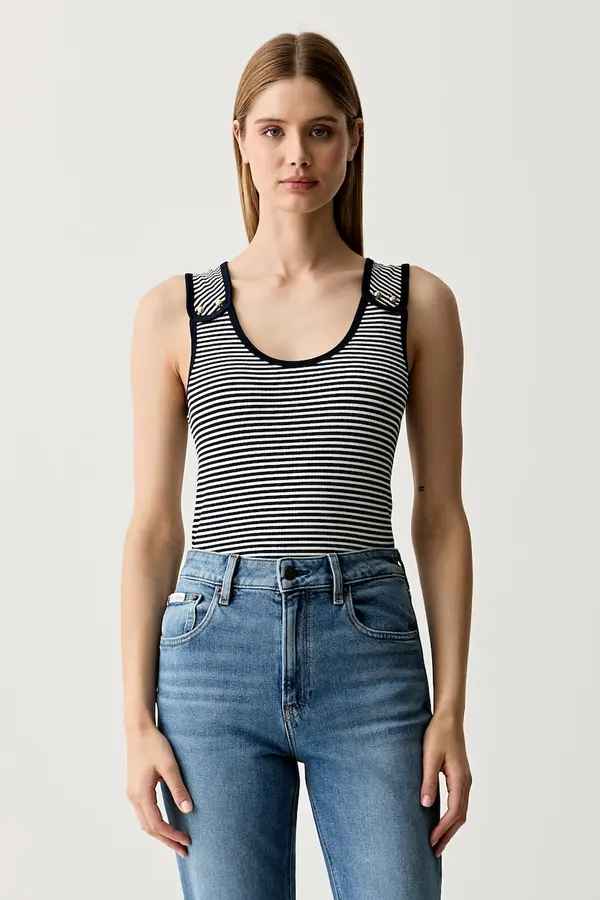 Tommy Hilfiger Tommy Hilfiger top ženski s viskozom