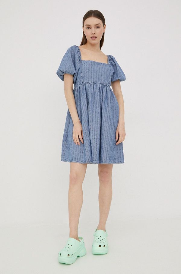 Levi's Traper haljina Levi's mini, širi se prema dolje