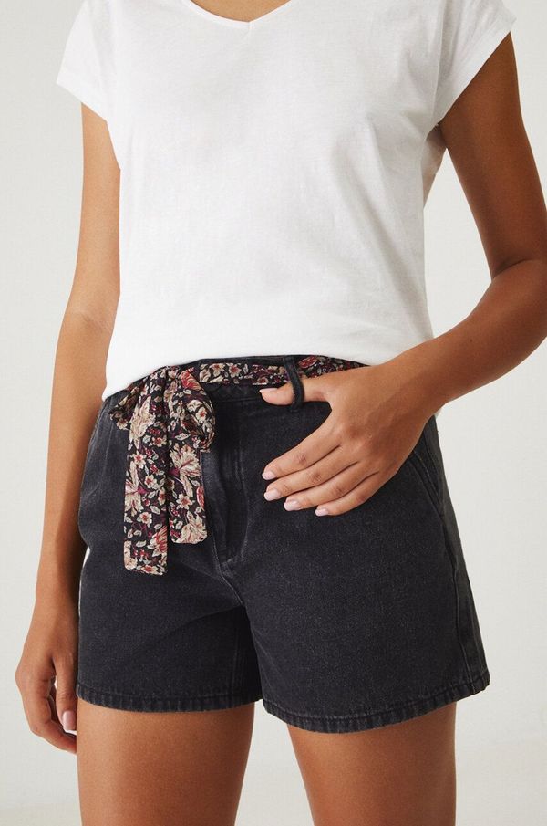 Medicine Traper kratke hlače Medicine za žene, boja: crna, bez uzorka, srednje visoki struk