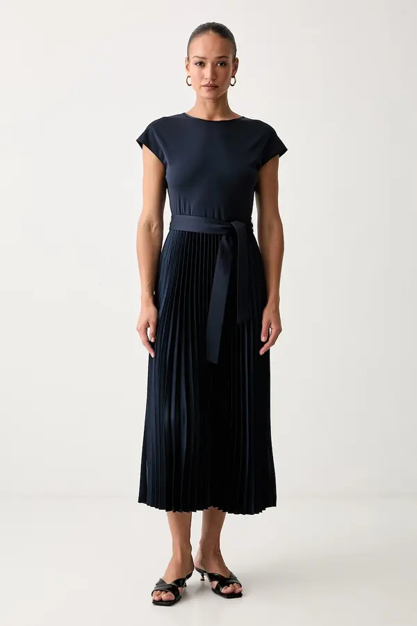 Weekend Max Mara Weekend Max Mara haljina A-kroja s lyocellom WKDGELA