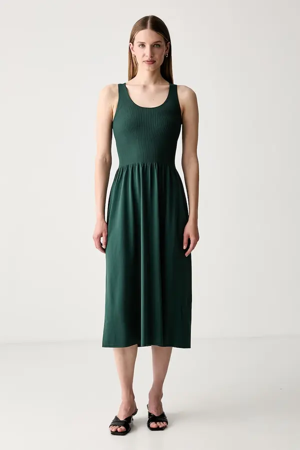 Weekend Max Mara Weekend Max Mara pletena haljina s viskozom WKDCALIBRI
