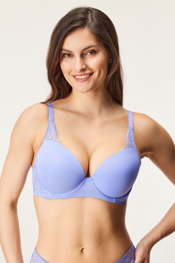 Dorina Grudnjak Finley Balcony Push-up