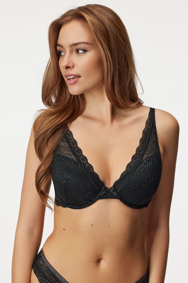 Sassa Grudnjak Pleasure podstavljeni