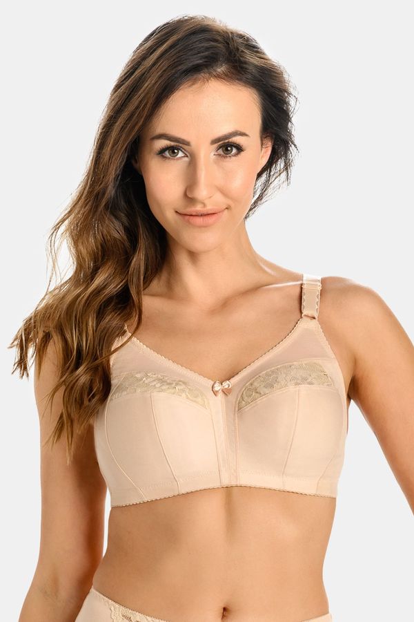 Teyli Grudnjak Rikka nepodstavljeni protetski nakon ablacije