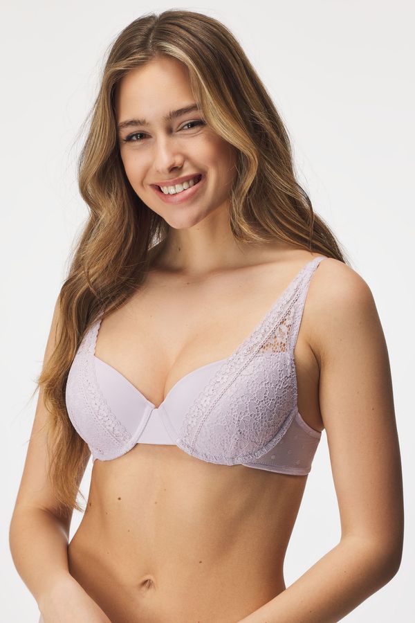 Ysabel Mora Grudnjak Alicia podstavljeni