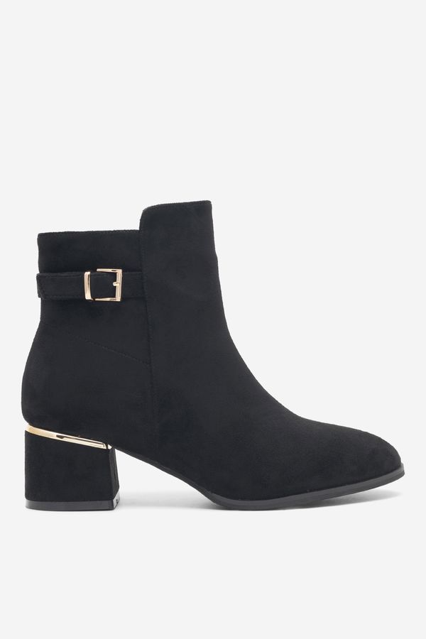 Clara Barson Gležnjače Clara Barson