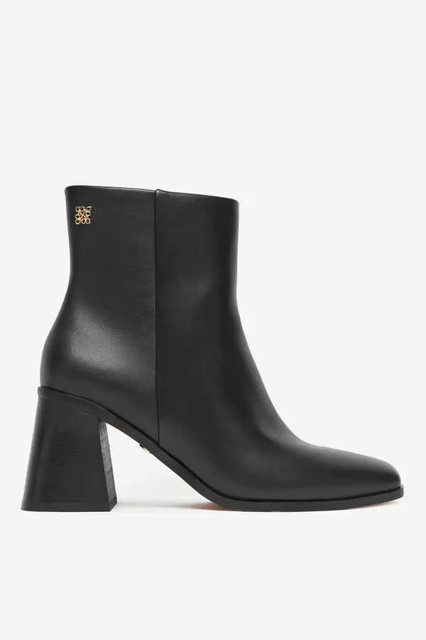 Nine West Gležnjače s vezicama