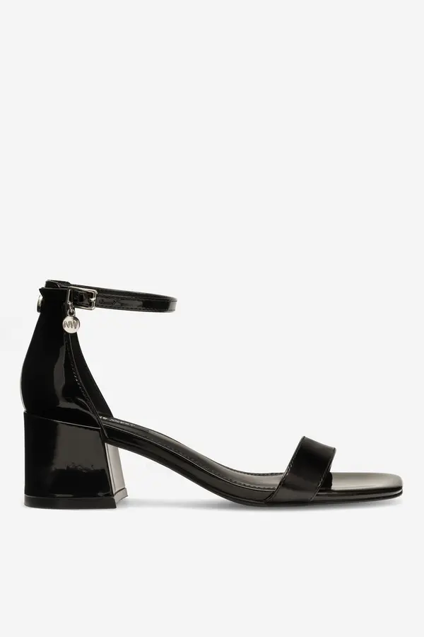 Nine West Sandale