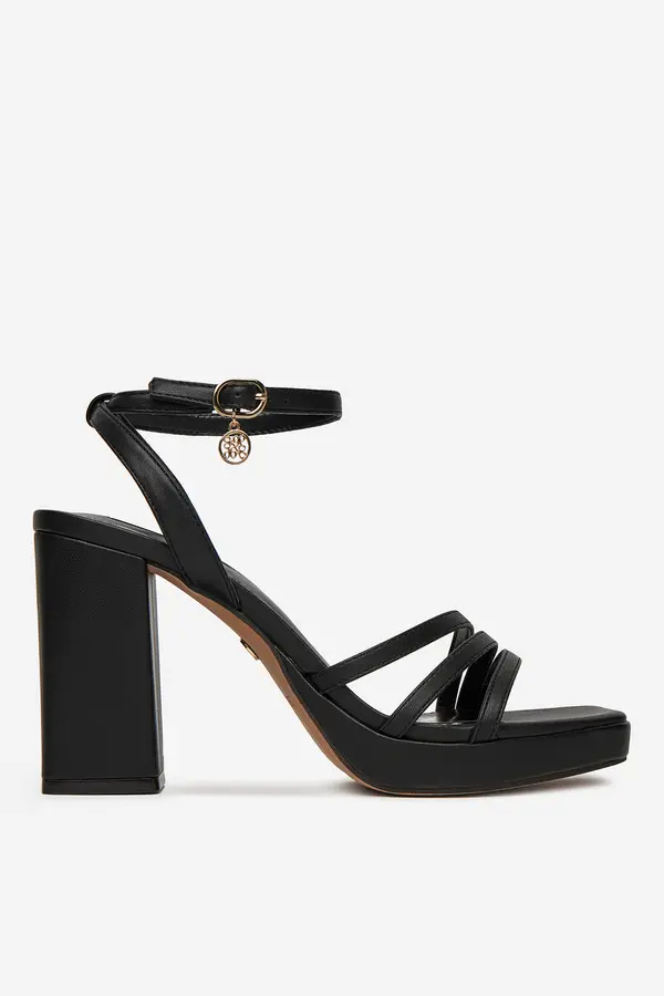 Nine West Sandale