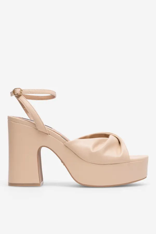 Nine West Sandale