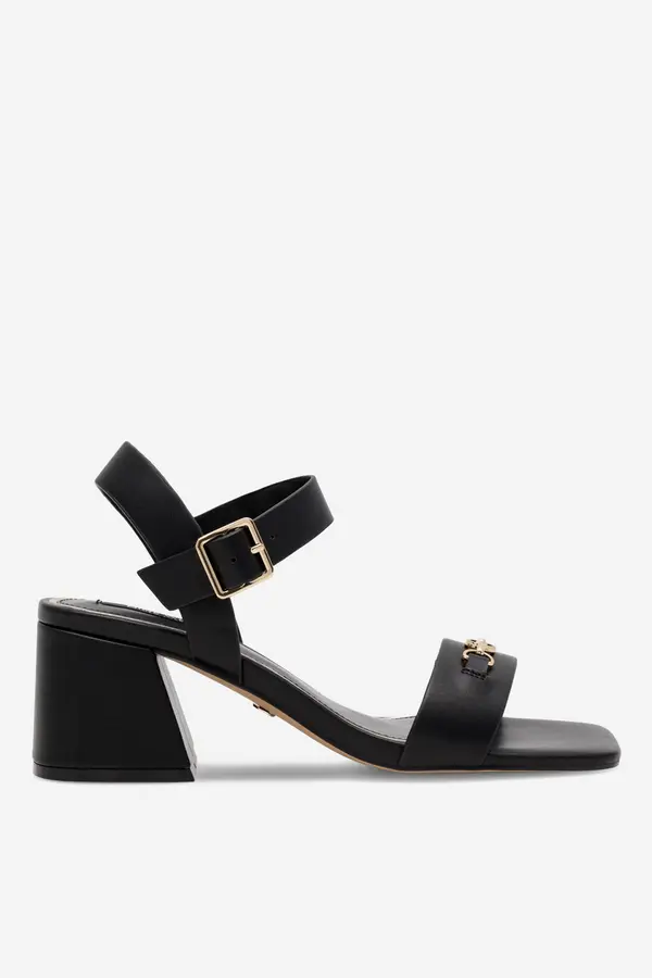 Nine West Sandale