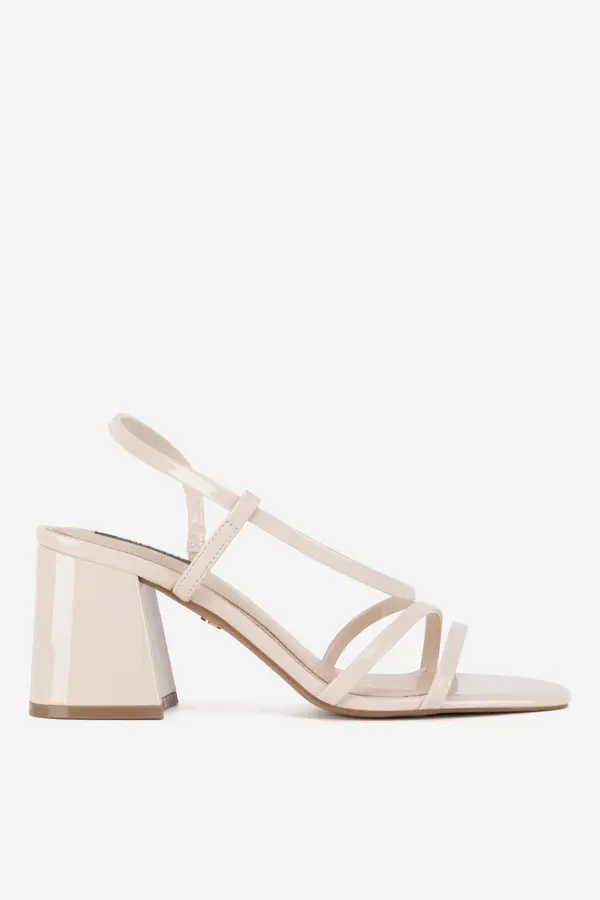 Nine West Sandale