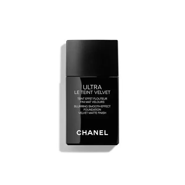 Chanel CHANEL ULTRA LE TEINT VELVET TEKUĆI PUDER S EFEKTOM ZAMAGLJIVANJA. BARŠUNASTI MAT ZAVRŠNI REZULTAT B 30 ml