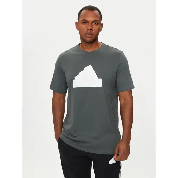 Adidas adidas T-shirt Future Icons Badge of Sport IZ1623 Zelena Regular Fit
