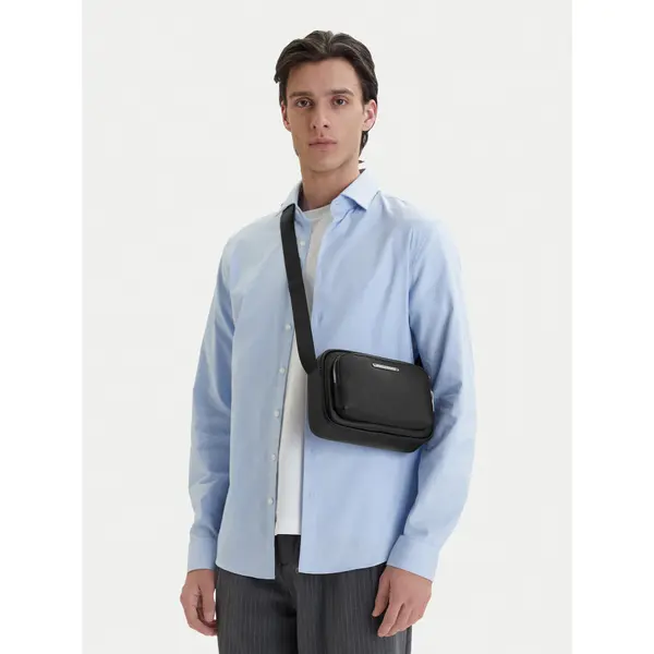 Armani Exchange Crossover torbica Armani Exchange XM000847 AF12134 UC001 Crna