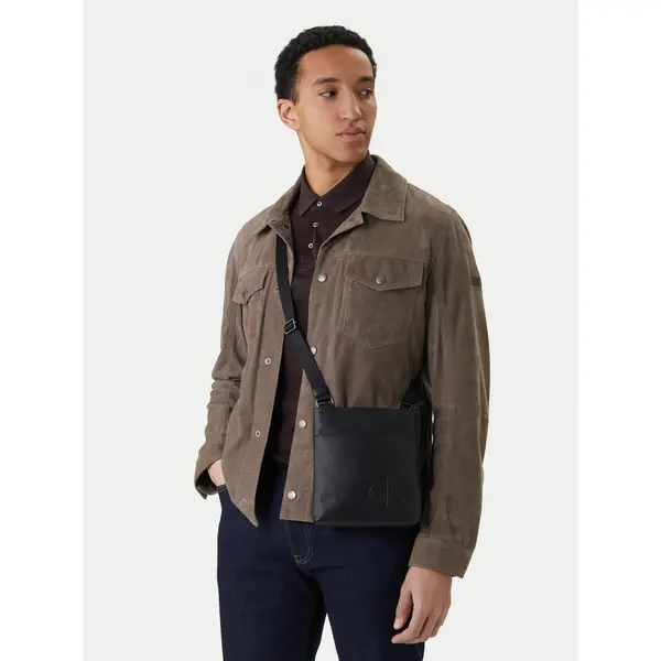 Calvin Klein Crossover torbica Calvin Klein Bold Ck Flatpack LV04D3344G Crna