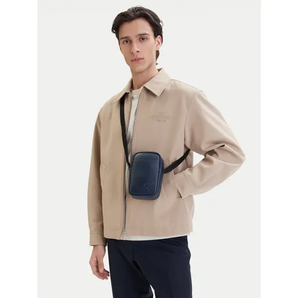 Calvin Klein Crossover torbica Calvin Klein Bold Ck Slim Reporter LV04D3279G Tamnoplava