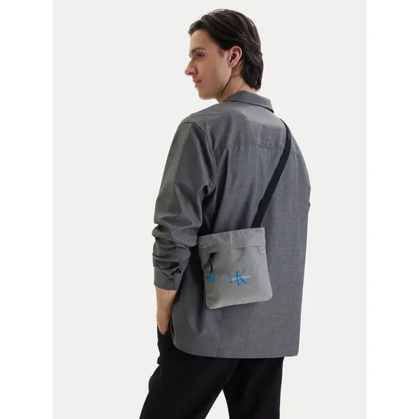 Calvin Klein Crossover torbica Calvin Klein Bold Flatpack LV04D3178G Siva