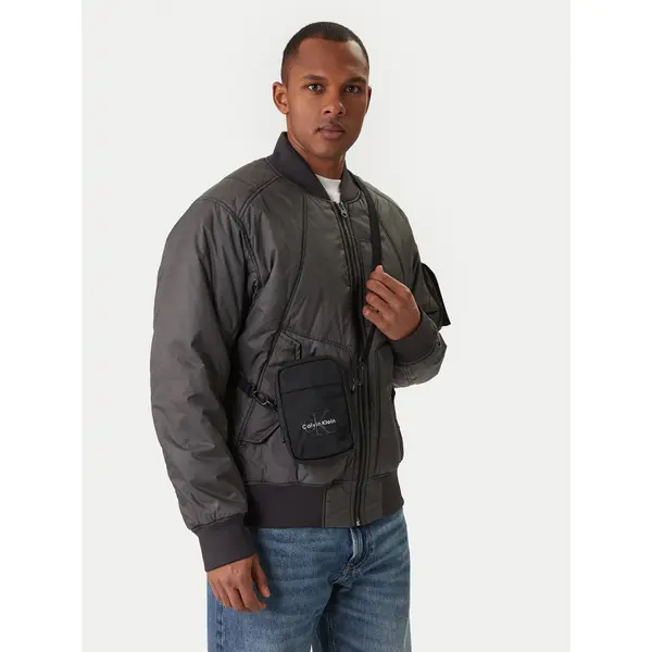 Calvin Klein Crossover torbica Calvin Klein Bold Logo Nylon Slim Reporter LV04D3231G Crna