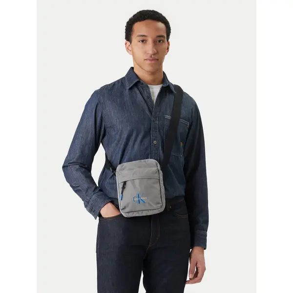 Calvin Klein Crossover torbica Calvin Klein Bold Reporter LV04D3421G Siva