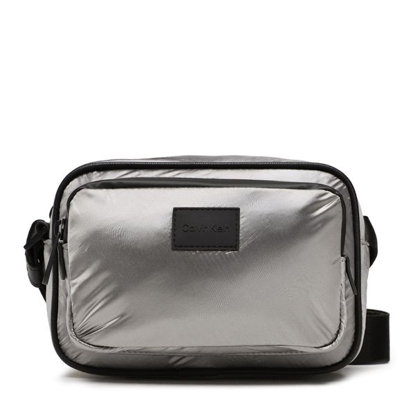 Calvin Klein Crossover torbica Calvin Klein Ck Elevated Camera Festive K50K510045 0IW