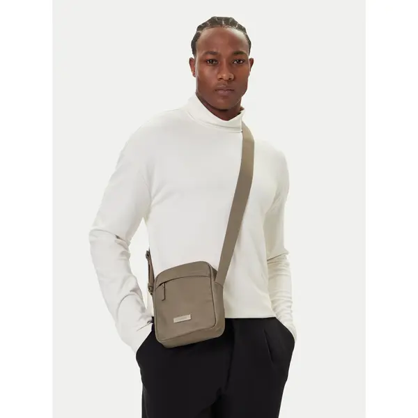Calvin Klein Crossover torbica Calvin Klein Sleek Reporter LV04D3180G Bež